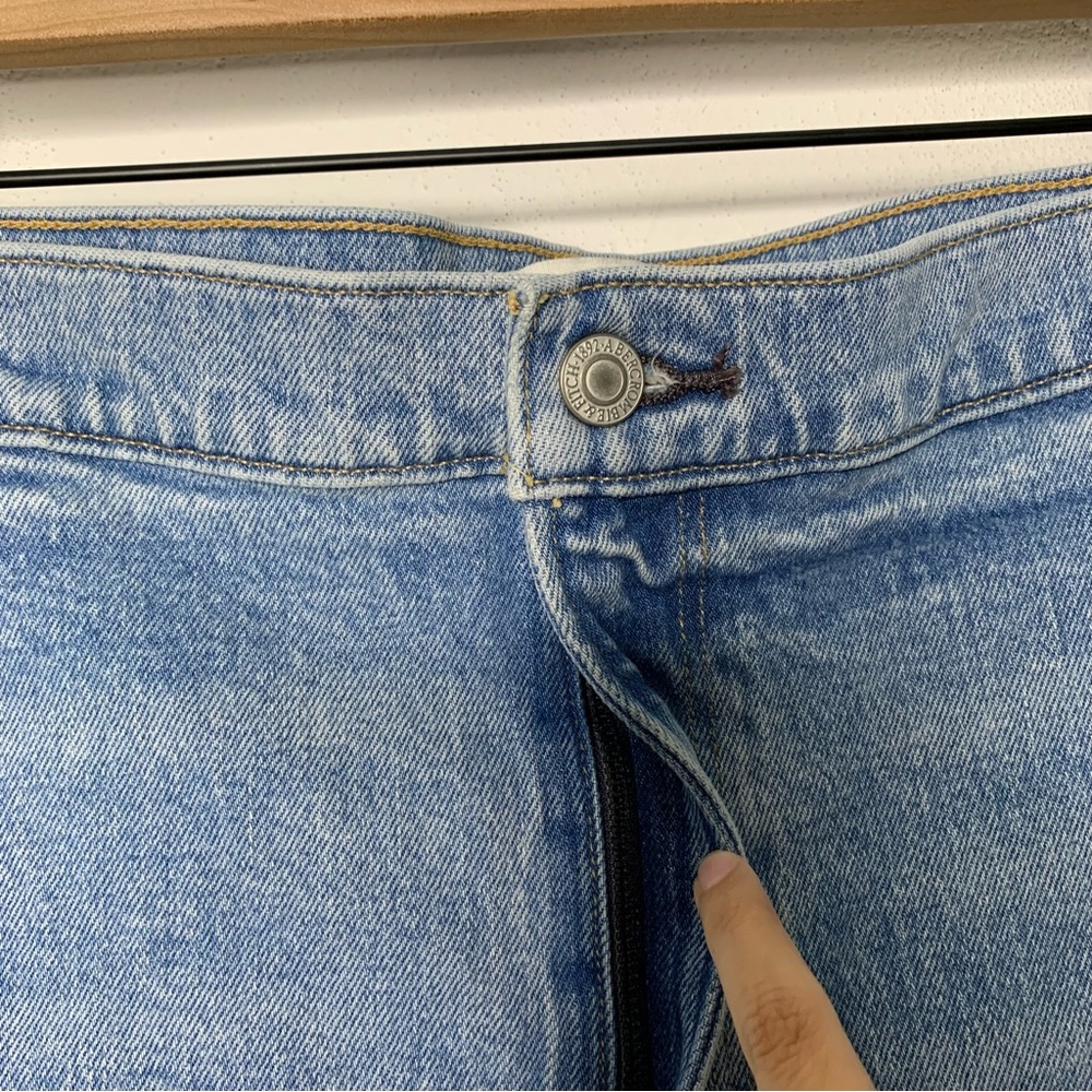 Abercrombie & Fitch Light Blue Straight Leg Jeans - Picture 3 of 10